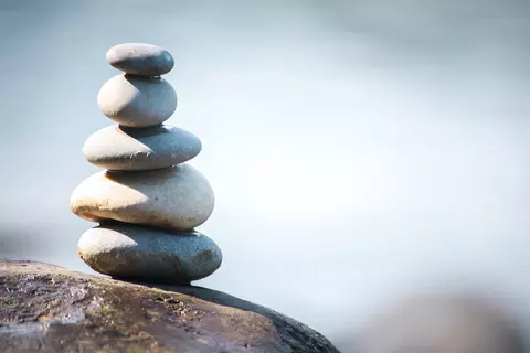 13805